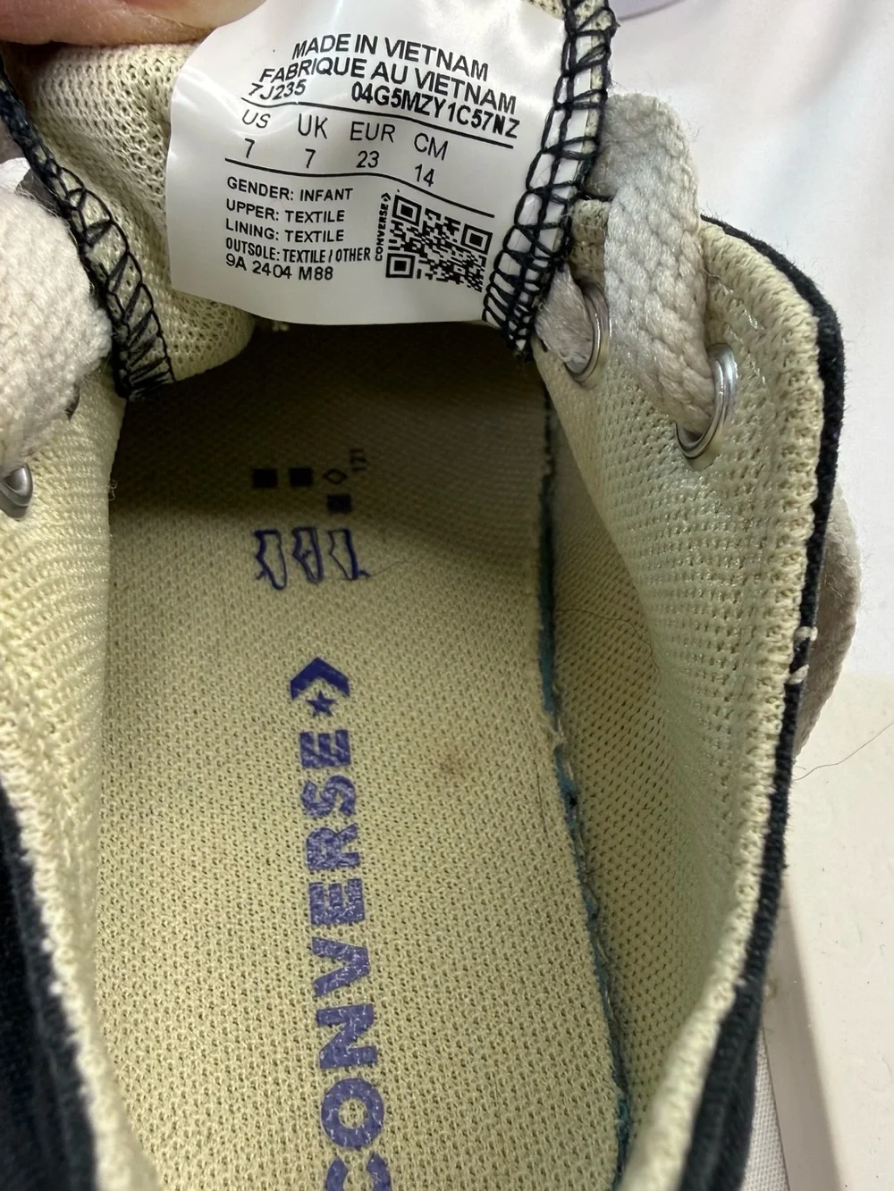 Converse Kids (baby-toddler) Size 7 Low-Top Canvas Sneakers - Black & White EUC